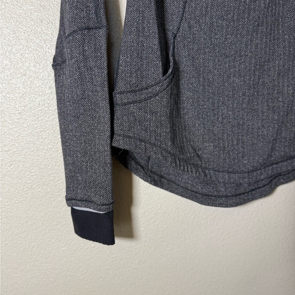 Lululemon Base Runner 1/2 Zip size 6 - Picture 9 of 11